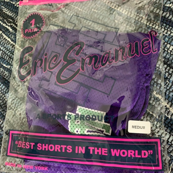 NEW EE Eric Emanuel Basic Short - Size Medium - Picture 2 of 3